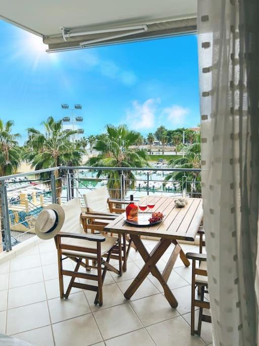 Апартаменты Mare Marina View 1 Ксилокастро Экстерьер фото